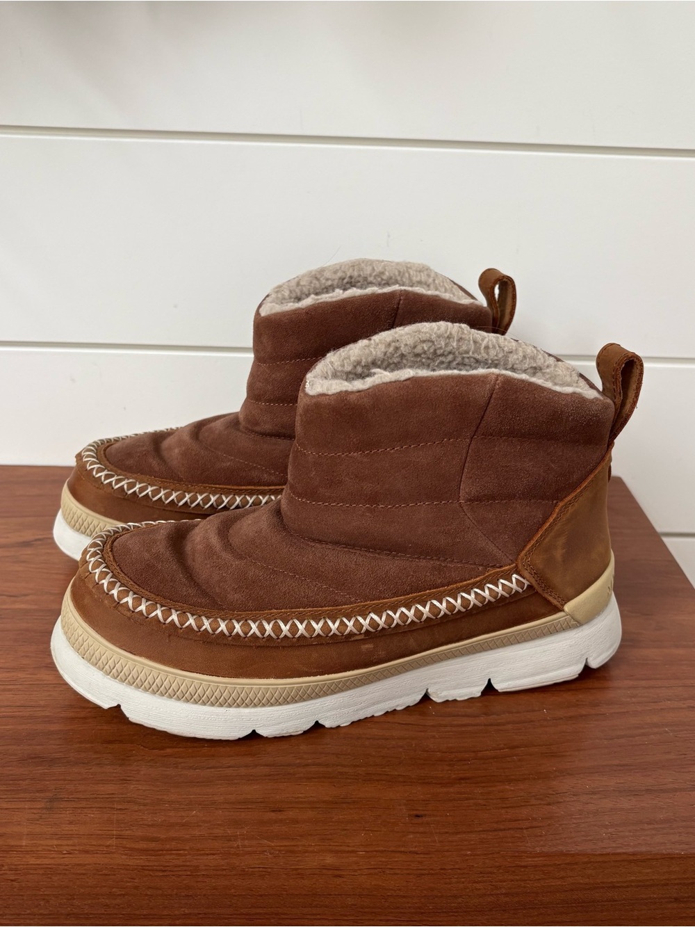 Manitobah Mukluks Pacific Puffer Boot Insulated Waterproof Cold Weather Women 7